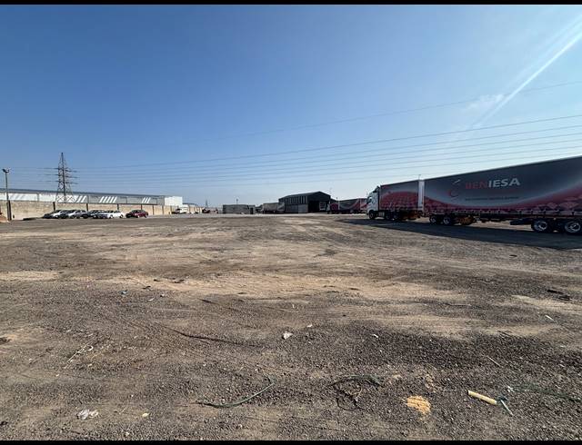 4,100M² INDUSTRIAL YARD TO LET IN BLACKHEATH INDUSTRIAL